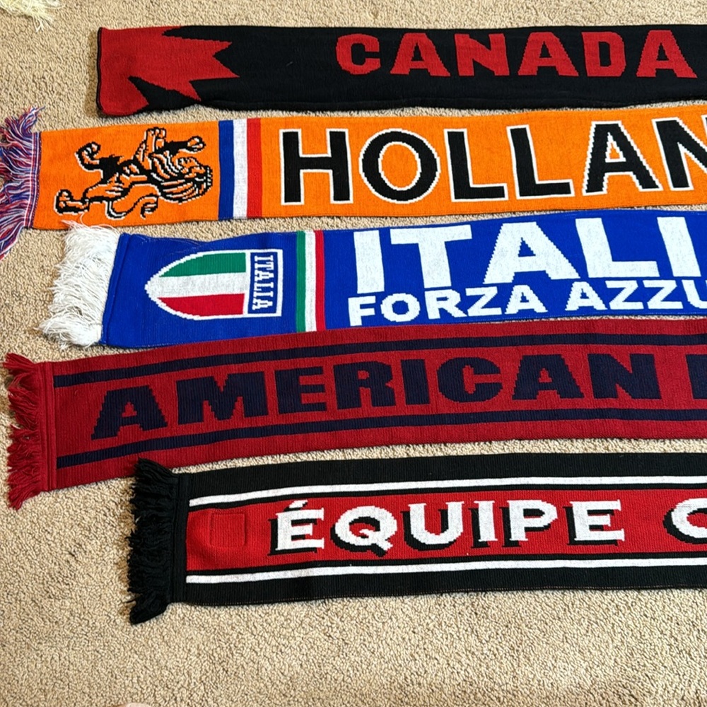 Scarfs all different - Picture 2 of 3